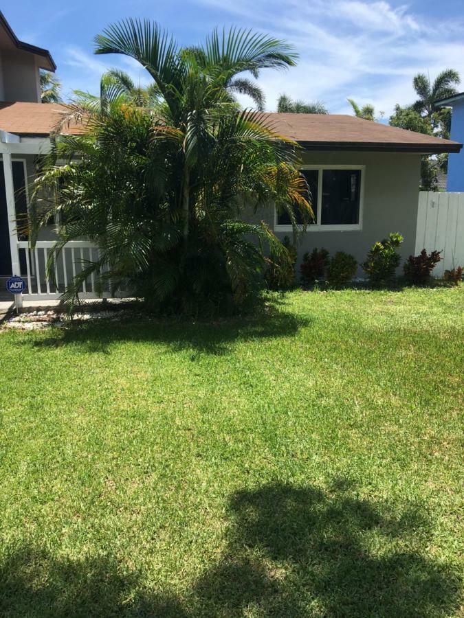 Quiet Cozy Efficiency Apartment Hollywood Exterior photo